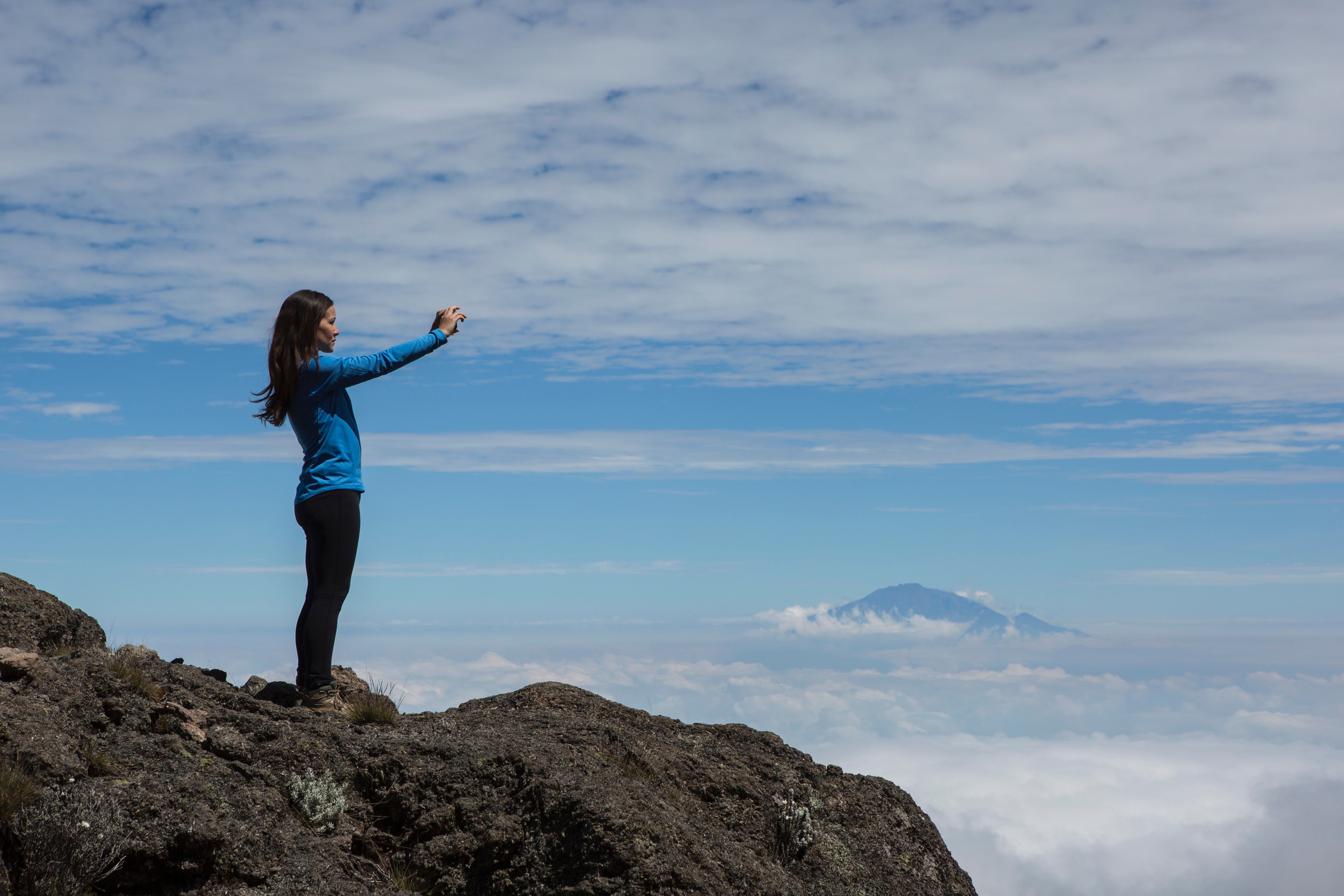 Afrika_Tanzania_vandring_Kilimanjaro_Barranco_utsikt_Meru.jpg