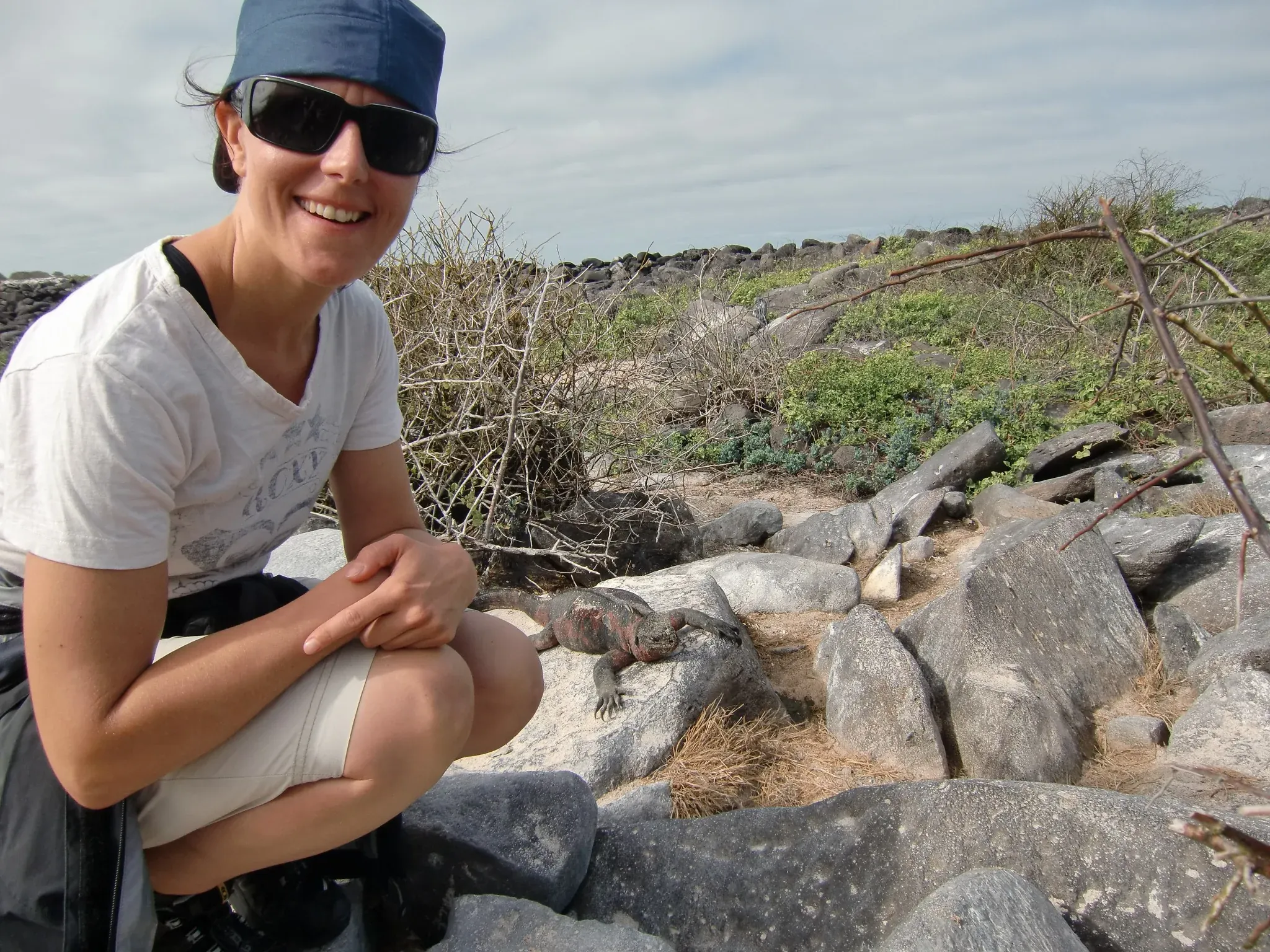 Marianne vid havsleugan på Galapagos